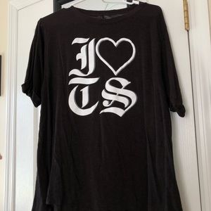 Taylor Swift ‘I ❤️ TS’ Shirt